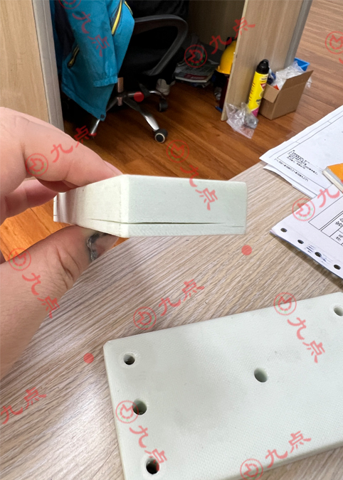 玻璃纖維板粘接用什么膠水？九點(diǎn)提供耐280℃高溫環(huán)氧AB膠為客戶解決